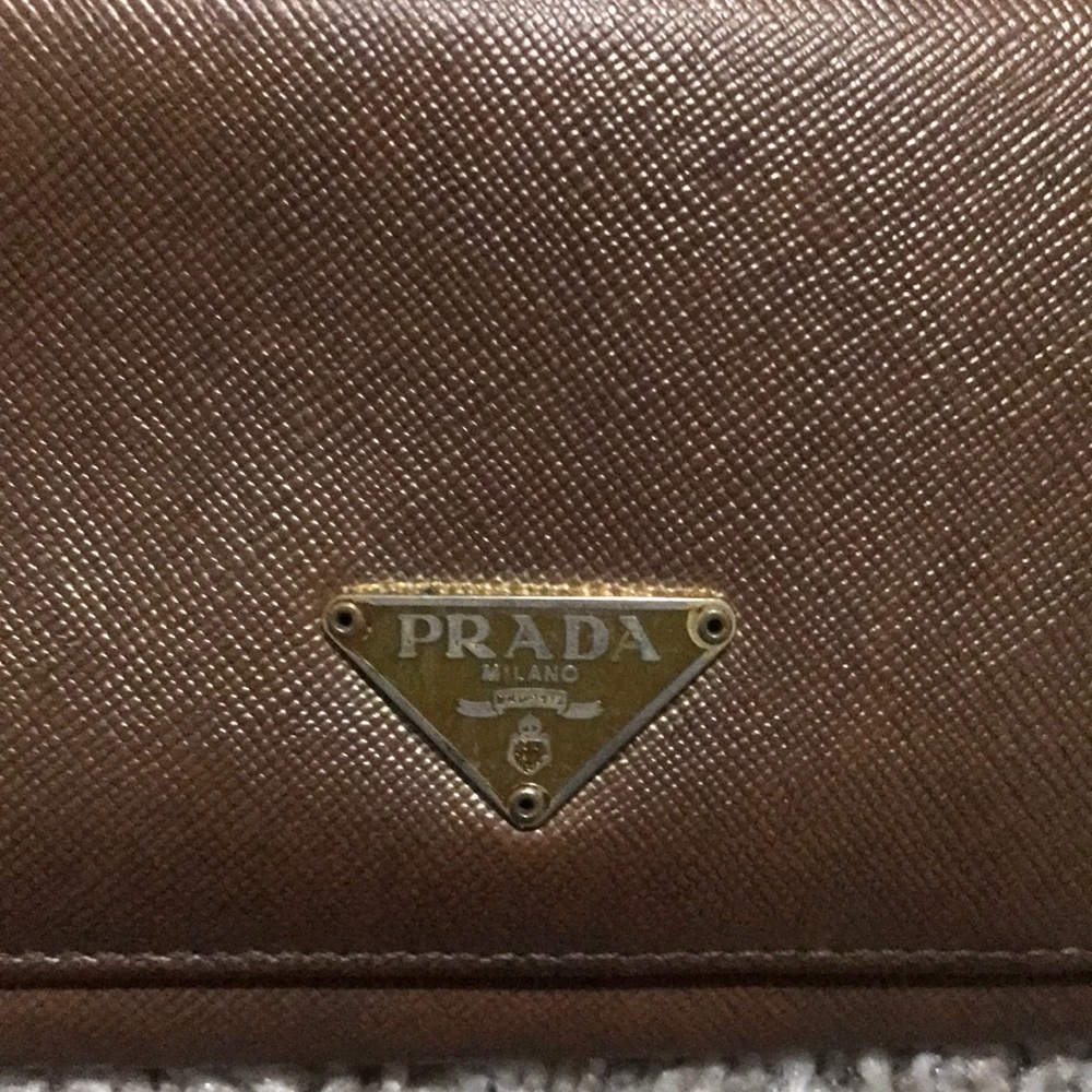 Prada - Picture 2 of 8